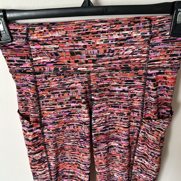 Lululemon patterned legging - Picture 2 of 5